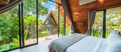 Vila Superior | Kamar mandi | Bathtub dan shower terpisah, pengering rambut, handuk, dan sabun