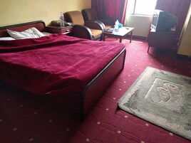 Double Room | Laptop workspace, free WiFi