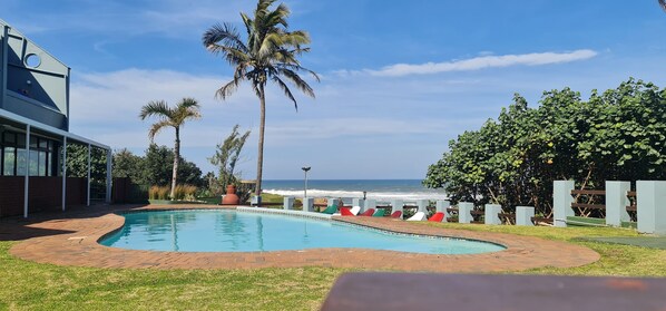 Outdoor pool - 01 Dumela direct beach access Apartment (Port Shepstone)
