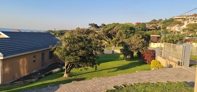 Cosy Flat is ideal for a couple - 150m from the beach. Romantic