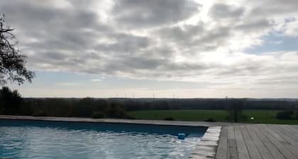 Villa moderne avec piscine