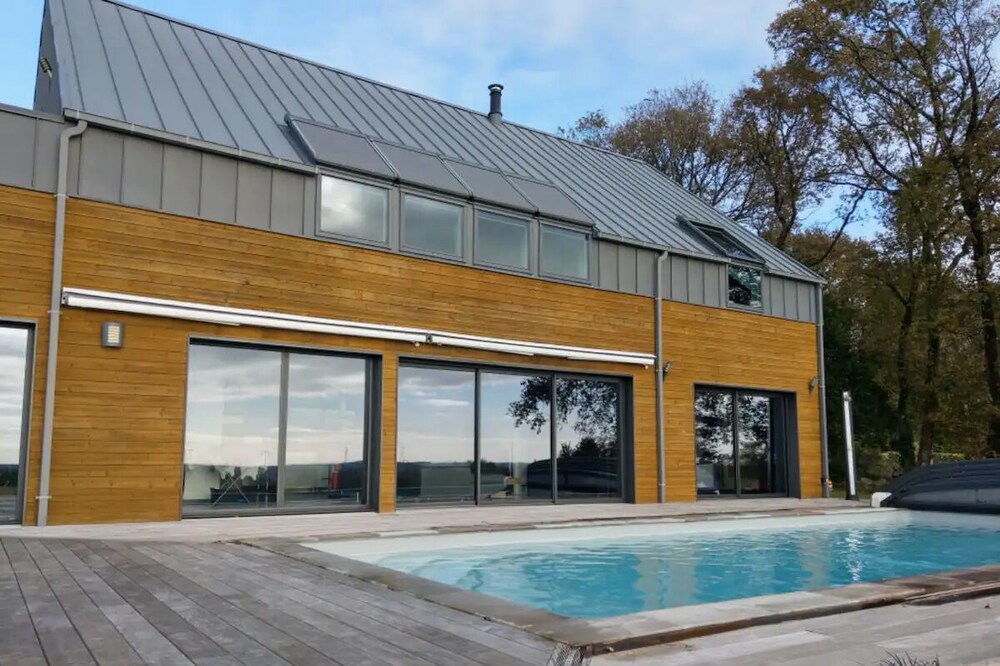 Villa moderne avec piscine