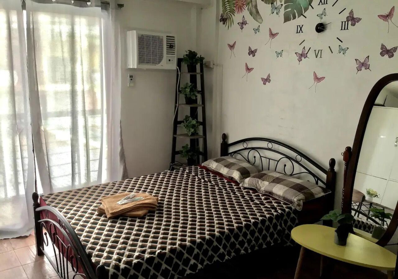 8 minutes away from Enchanted Kingdom good for 2-6 pax with Netflix and UnliWIFI