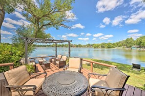Outdoor dining - Lakefront Oasis w/ Boat Dock, Fire Pit, Grill (Bristol)