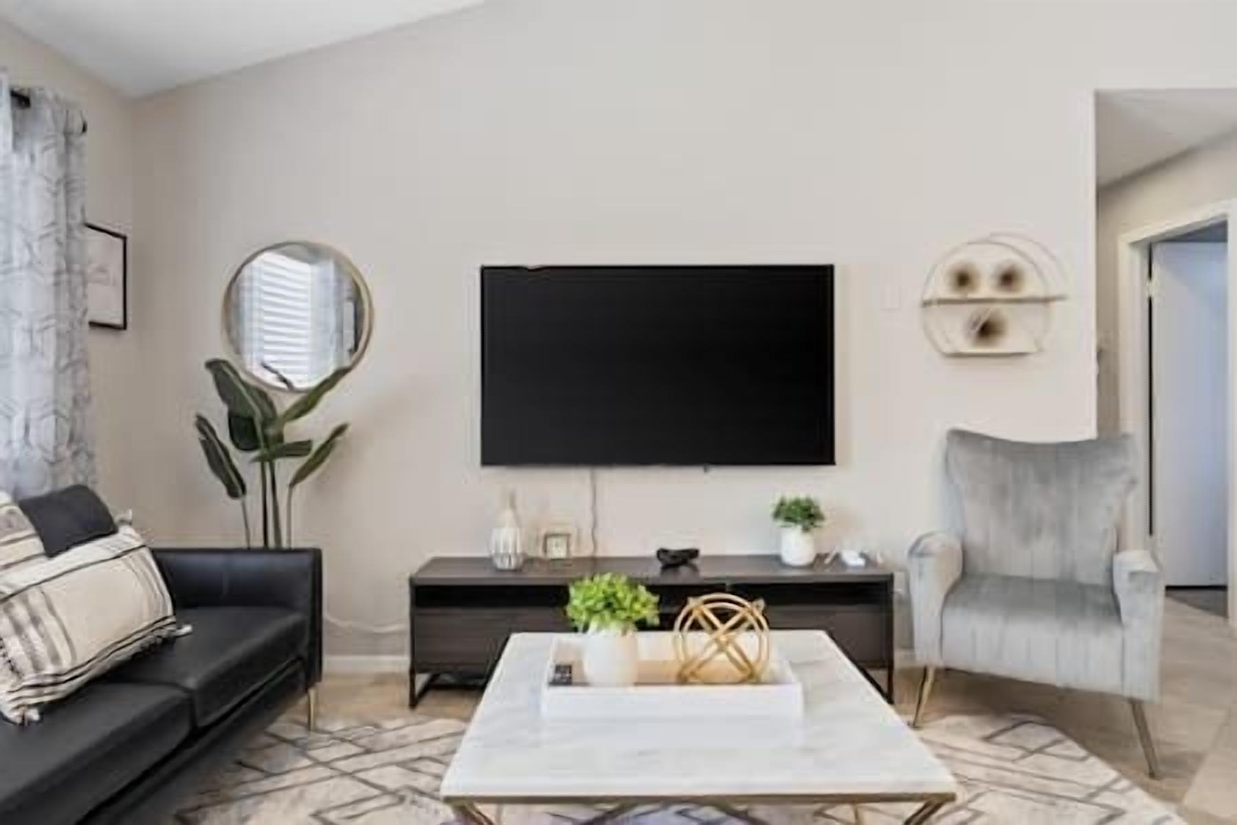 ❤️Refreshing Pool House: 3BR in Vegas with BBQ