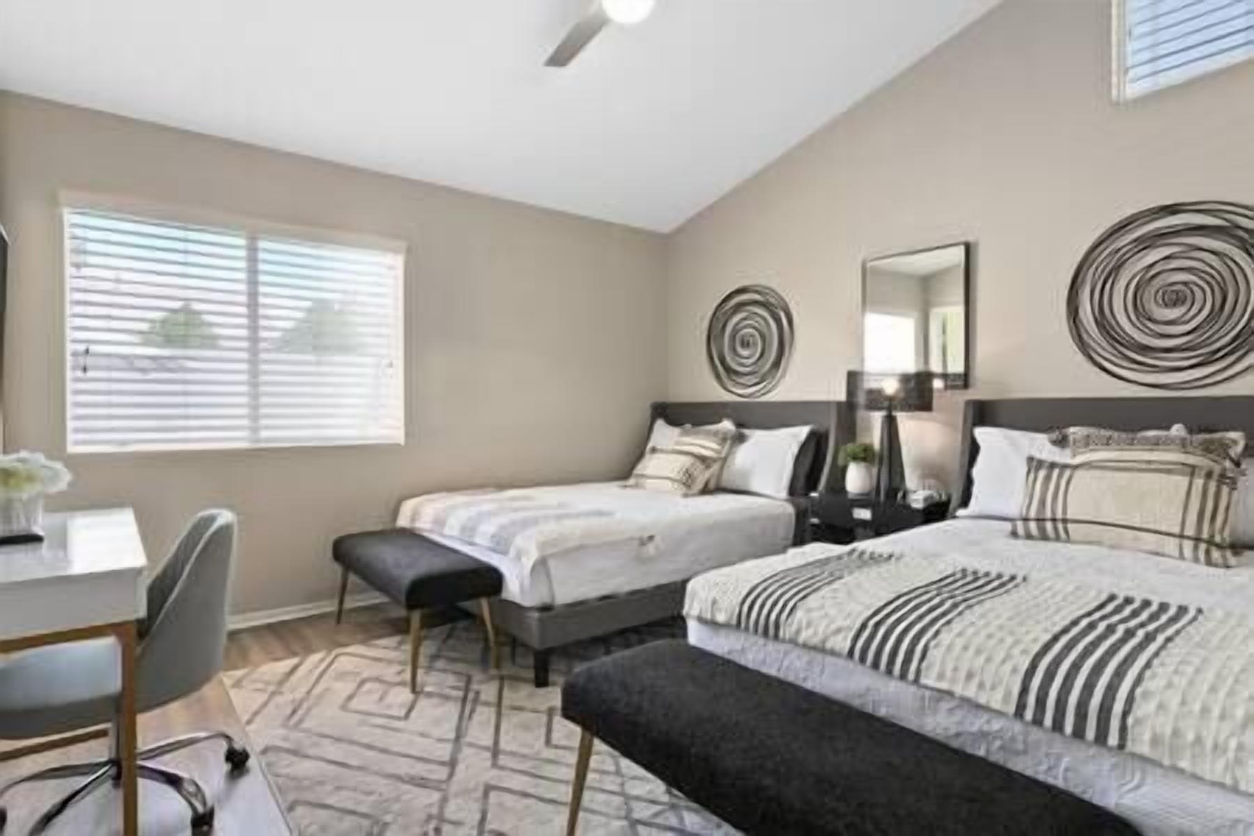 ❤️Refreshing Pool House: 3BR in Vegas with BBQ