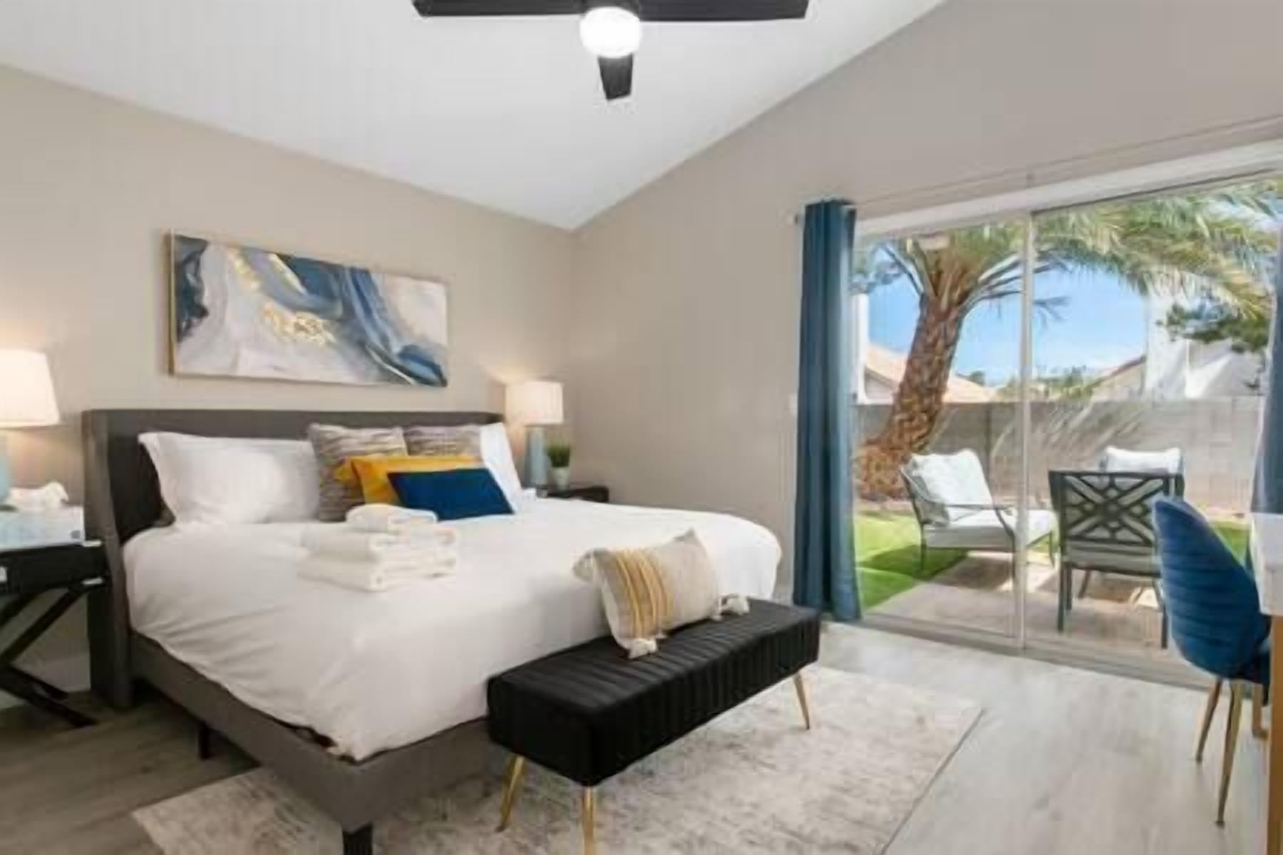 ❤️Chic 3BR Vegas Getaway w/ Pool Table and Hot Tub