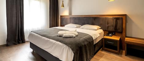 Soundproofing, free WiFi, bed sheets