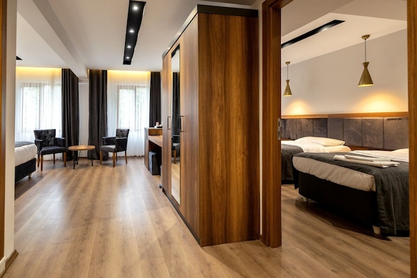 Family Twin Room | Soundproofing, free WiFi, bed sheets