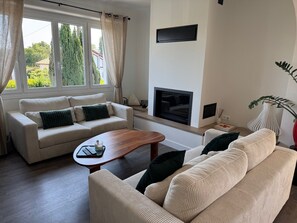 TV connectée, livres, imprimantes