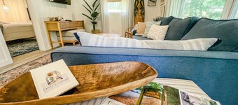 Curly’s Cottage a vintage coastal retreat