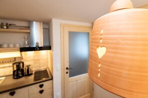 Réfrigérateur, micro-ondes, four, lave-vaisselle