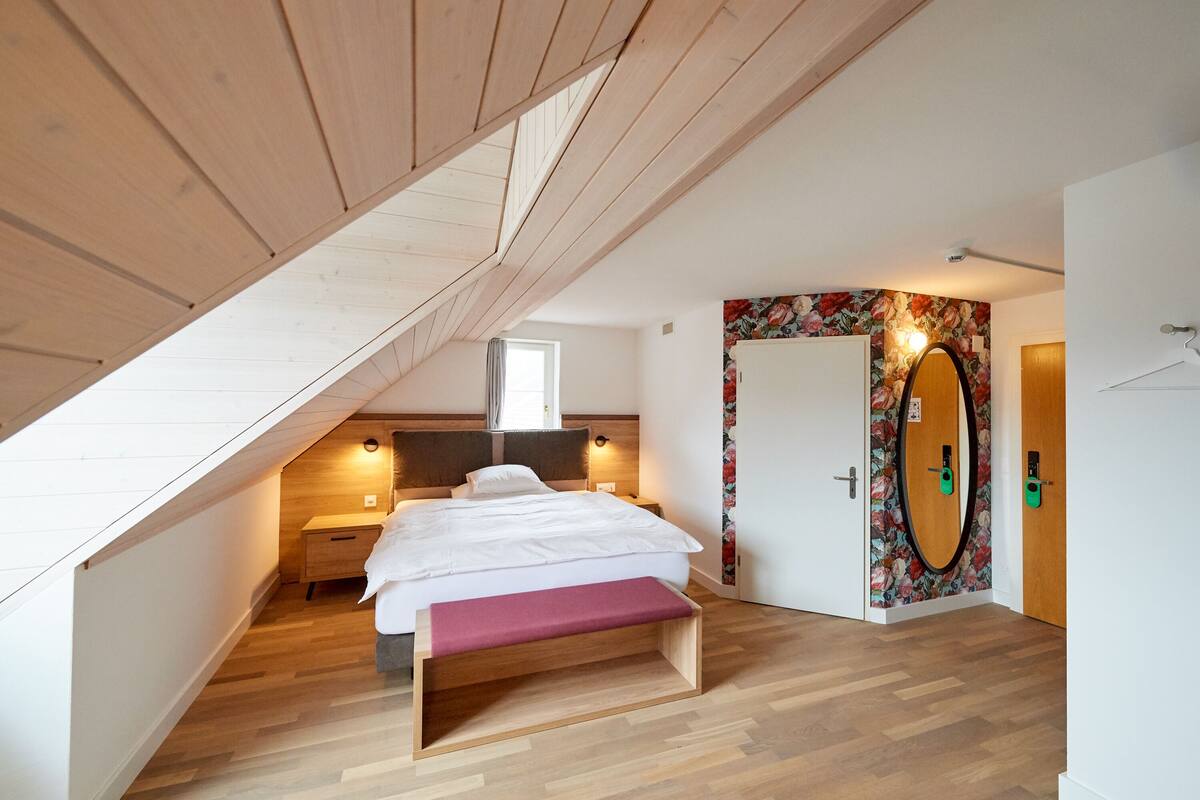 Superior tweepersoonskamer | Hypoallergeen beddengoed, donsdekens, een minibar, een kluis op de kamer