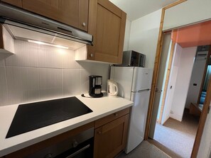 Fridge, microwave, dishwasher, coffee/tea maker - Functional apartment near slopes and shops (Plagne Bellecôte)