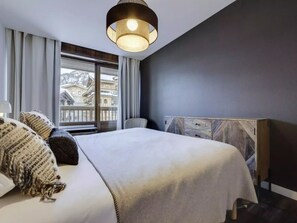 1 quarto, Wi-Fi de cortesia, roupa de cama