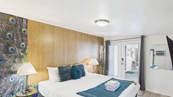 4 bedrooms, iron/ironing board, travel cot, WiFi