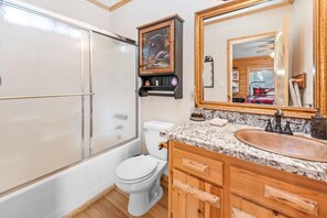 Cabin, 3 Bedrooms | Bathroom | Towels - Moon Bear Lodge (Big Bear City)