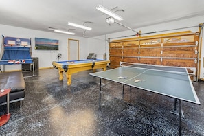 Cabaña, 4 habitaciones | Sala de juegos