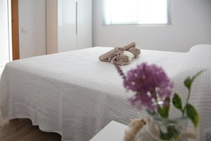 6 Schlafzimmer, Bügeleisen/Bügelbrett, Reisekinderbett, kostenloses WLAN