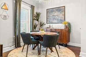 Dining - Belvedere 2 - Remodeled 2 Bed Walkable to Westport+Streetcar! (Kansas City)