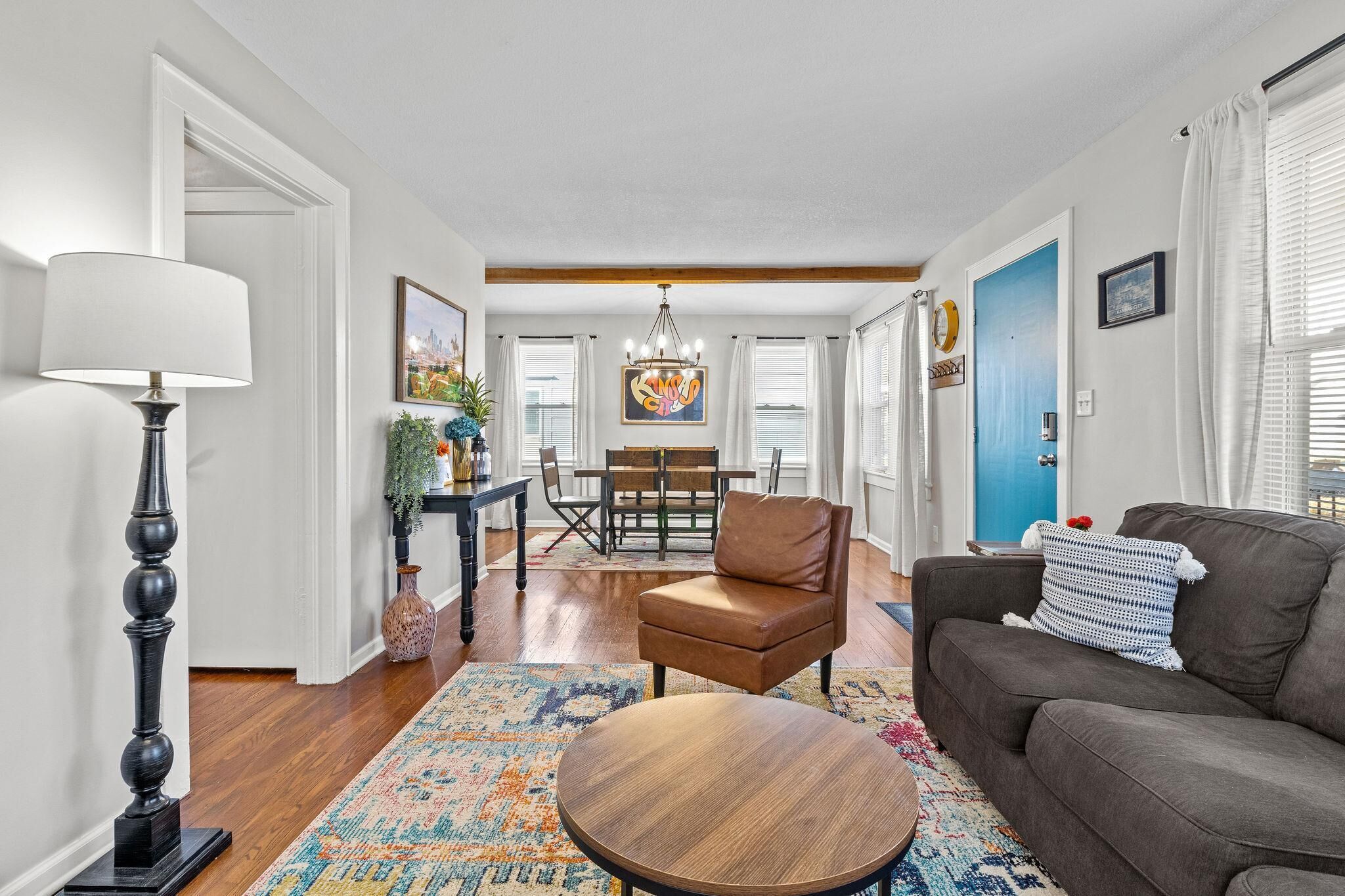 Adorable Pet Friendly Waldo Bungalow