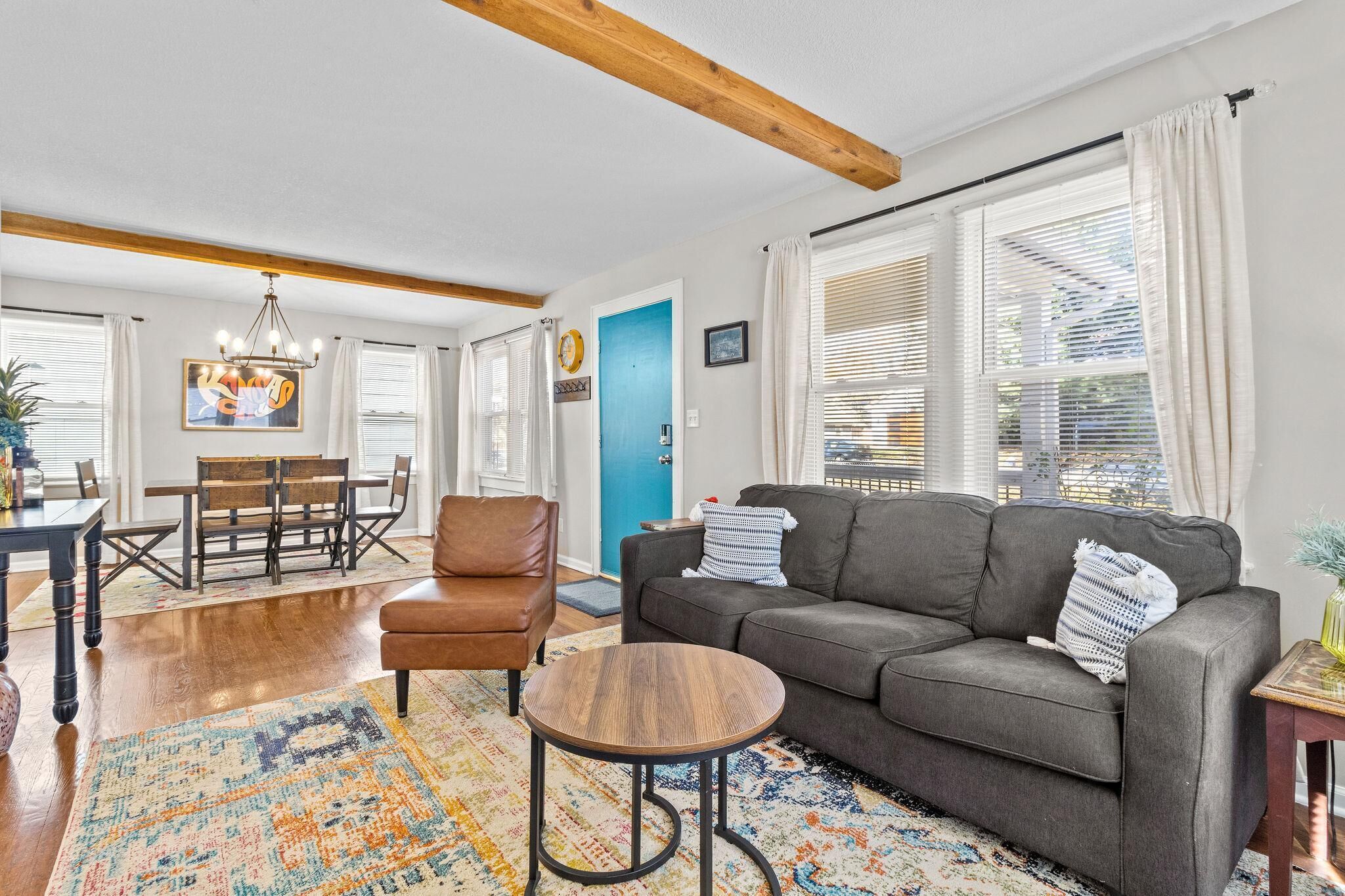 Adorable Pet Friendly Waldo Bungalow