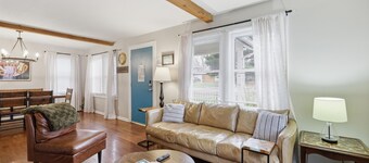Waldo Craftsman - Walkable to shops & dining + fenced yard/parking!