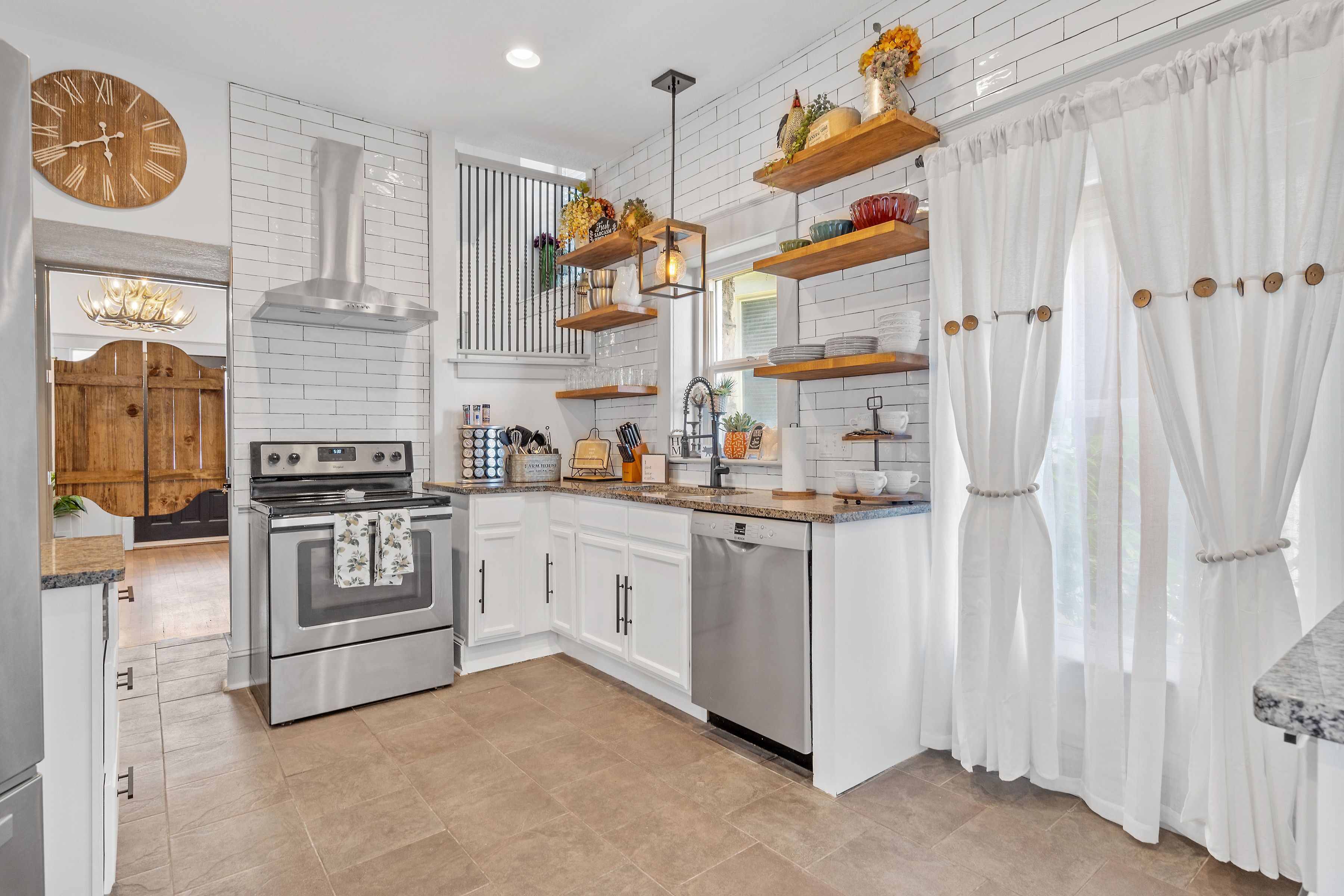 Large Beautiful Midtown Home with Private Parking!