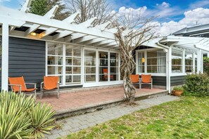 Exterior - Otupai Cottage  with free wifi (Taupo)