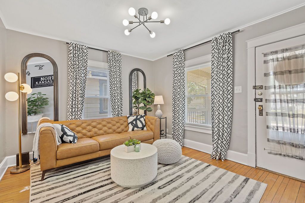 Adorable Pet Friendly & Walkable NKC Spotlight!