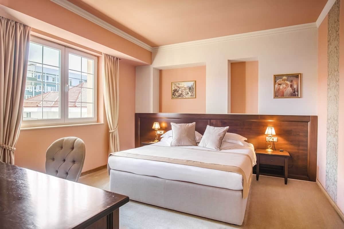 Egyptian cotton sheets, premium bedding, memory foam beds, minibar