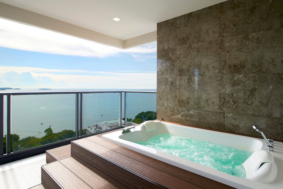 Presidential 2 bedroom suite, sea view | 1 bedroom, minibar, in-room safe, individually furnished