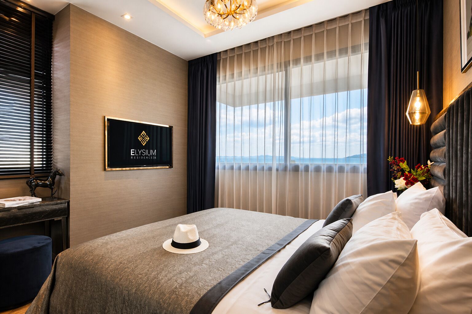 2 bedroom Deluxe Seaview Suite | Minibar, in-room safe, individually furnished, blackout curtains