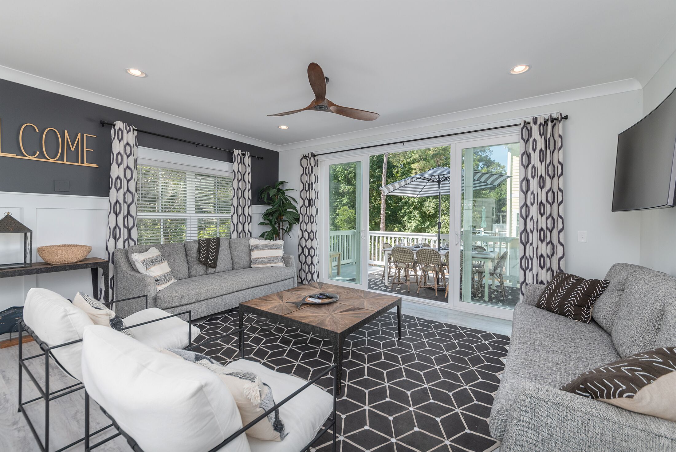 New Luxury Kid Friendly Home with elevator, pool, short walk to beach