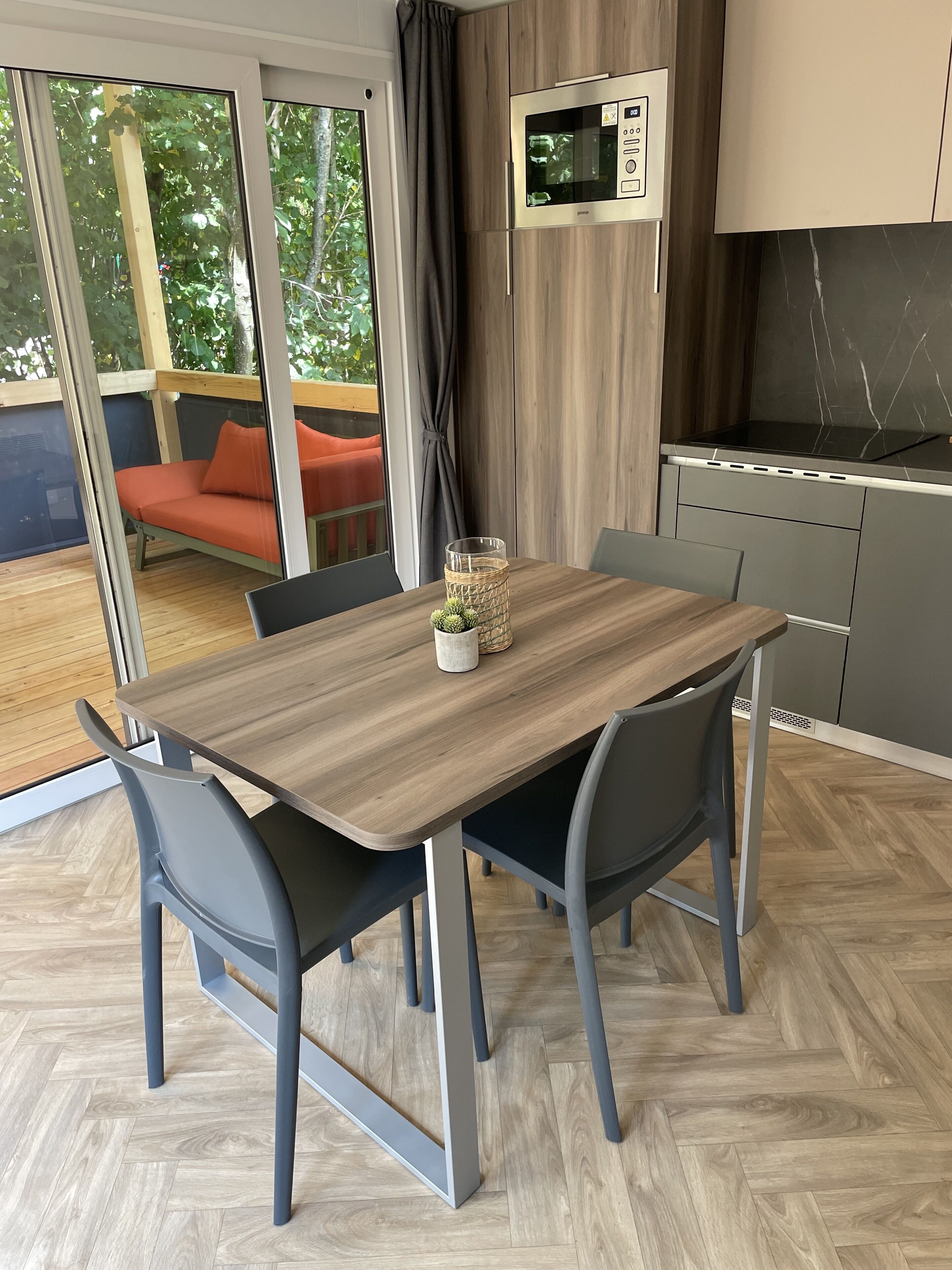 Perhebungalow | Oleskelualue