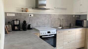 Réfrigérateur, micro-ondes, four, lave-vaisselle