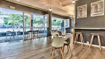 Daily continental breakfast (ZAR 150 per person)