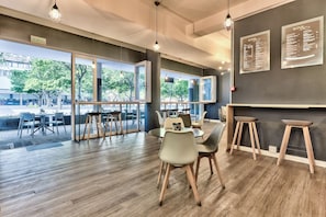 Daily continental breakfast (ZAR 150 per person)