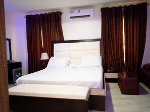 9 bedrooms, WiFi