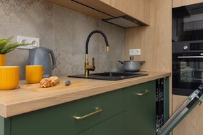 Fridge, microwave, oven, stovetop - Kotsisa 8A | Stylish Apartment | Remote Work (Warszawa)