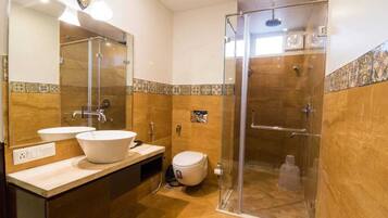 Deluxe Room | Bathroom