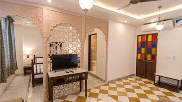 Family Room | 1 bedroom