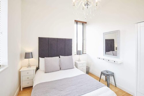 Host & Stay | Boutique Balcony