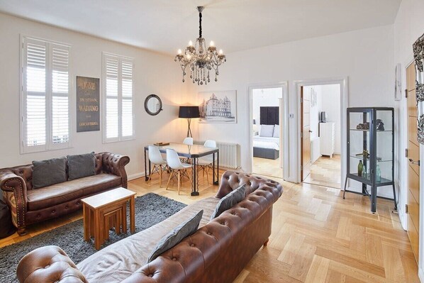 Flat-screen TV, fireplace - Host & Stay | Boutique Balcony (Whitby)