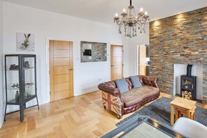 Flat-screen TV, fireplace, offices