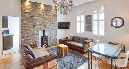 Host & Stay | Boutique Balcony