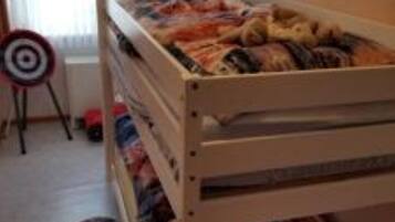 3 habitaciones, cuna de viaje, wifi gratis y ropa de cama