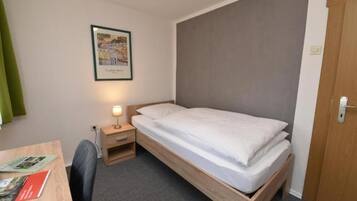 Economy Single Room, Shared Bathroom (Dorfseite)