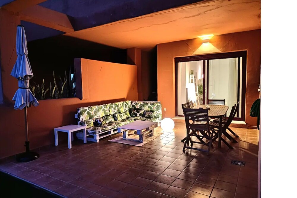 Duquesa Chill Encantador bajo con jardin de 2 dormitorios