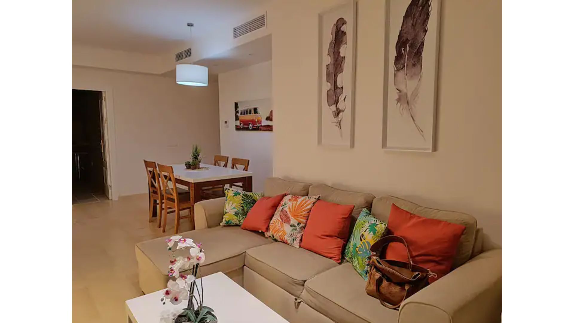 Duquesa Chill Encantador bajo con jardin de 2 dormitorios